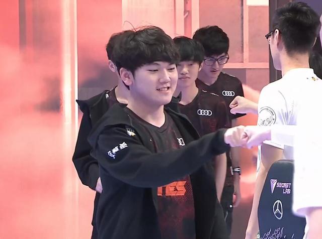 扑克的核心博弈逻辑是什么（从博弈论看扑克的底层逻辑）